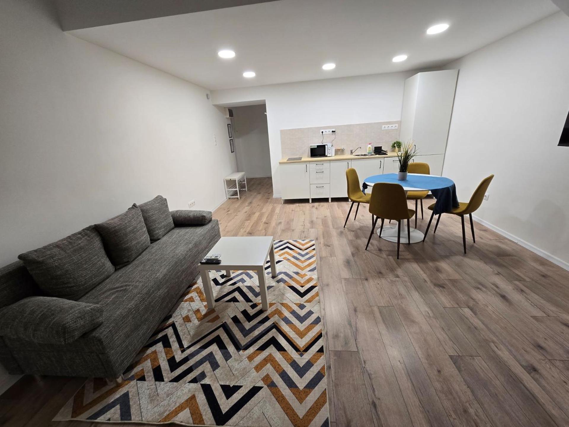 Rakoczi Retreat - In The Heart Of Apartamento *