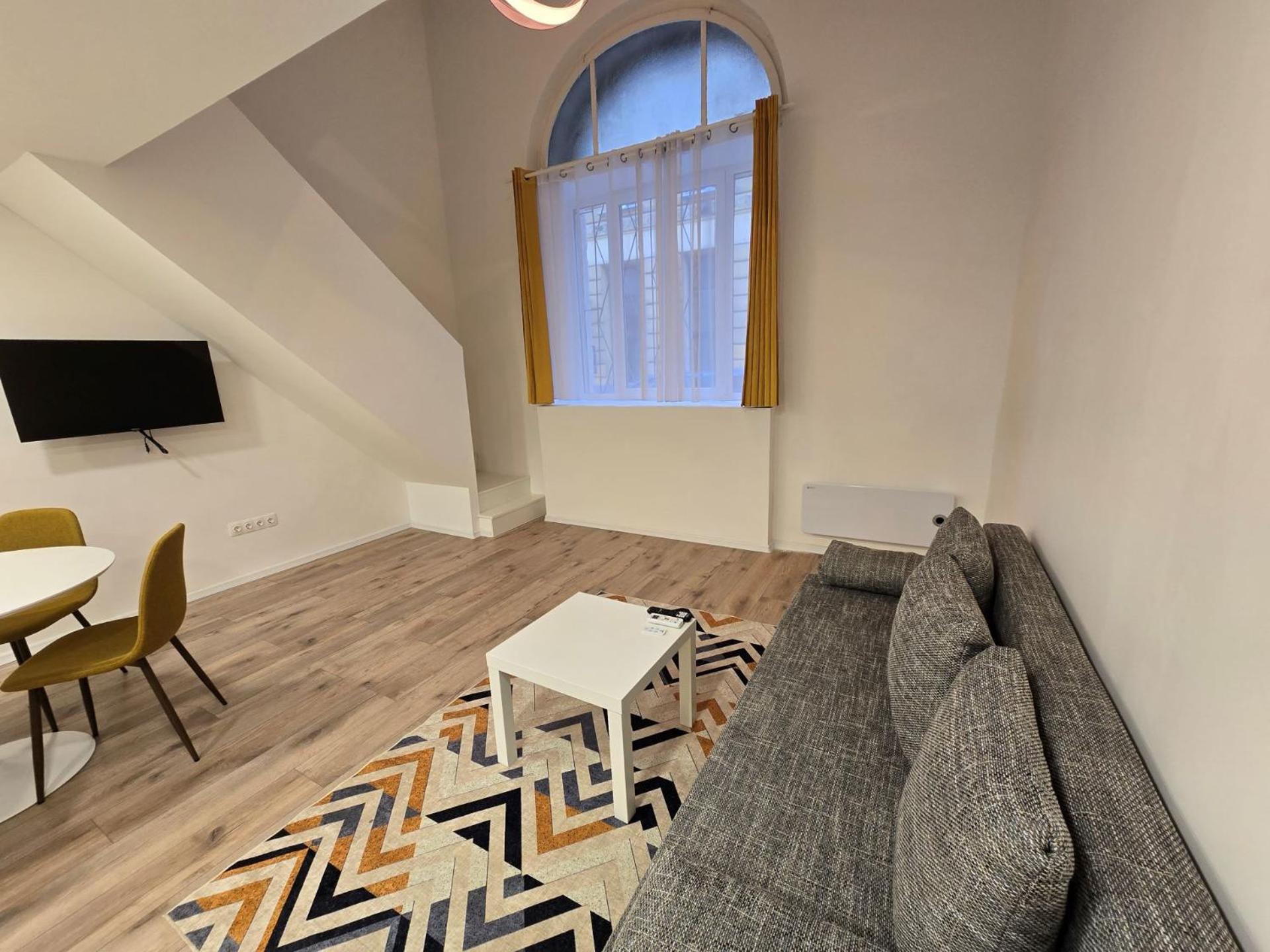 Rakoczi Retreat - In The Heart Of Apartment